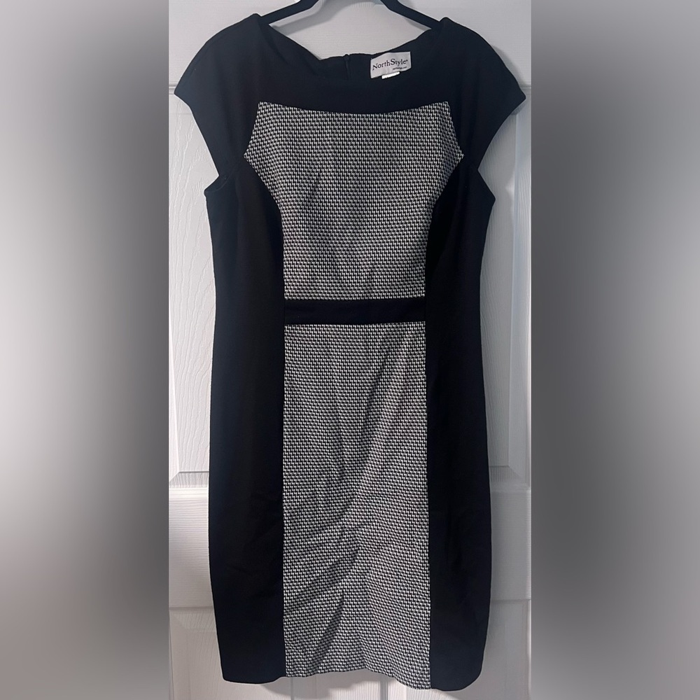 NorthStyle Chic Black and Gray Midi Dress